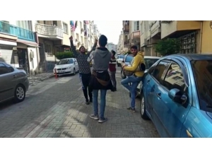 Koronayı Hiçe Sayıp Darbuka Çalarak Para Toplayan Gençleri Polis Affetmedi
