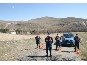 Çankırı’da Karantinaya Alınan Yeşilöz Köyüne Giriş Ve Çıkış Yok
