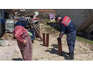 Yaşlı Çiftin Soba Borularını Jandarma Temizledi