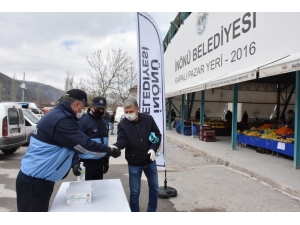 İnönü’de Ücretsiz Maske Dağıtımı Aralıksız Devam Ediyor