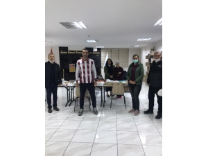 Yaptıkları Yiyecekler Ve Yazdıkları Duygusal Mesajlar İle Sağlık Çalışanlarına Moral Verdiler