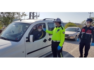 Gördes’in Giriş Ve Çıkışlarında Korona Virüs Uygulamaları Devam Ediyor