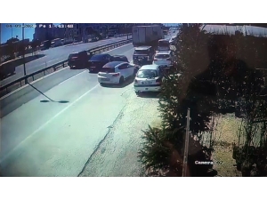 E-5’te 6 Araçlı Zincirleme Kaza Kamerada