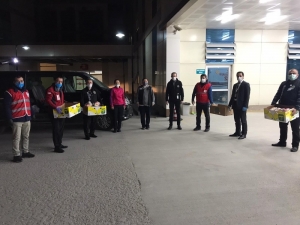 Kızılay’dan Sağlık Çalışanlarına Moral İkramı