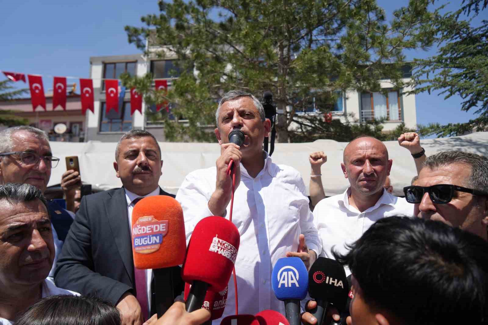 ozgur-ozel-yolumuza-devam-edecegiz