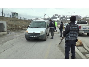 Polis Ve Jandarma Ekiplerinden Korana Virüs Uygulaması