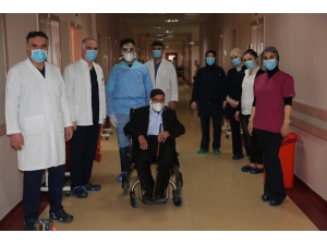 87 Yaşındaki İbrahim Dede Korona Tedavisine Bir Haftada Olumlu Cevap Verdi