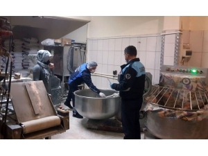 Aliağa Zabıtası Fırın Denetimlerini Sürdürüyor