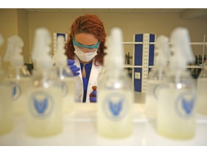 Yaşar Üniversitesinden Kampüsü İçin Dezenfektan Üretimi