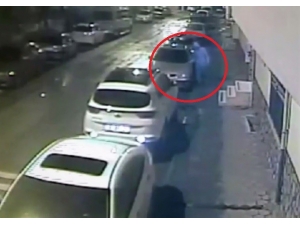 Sokakları Boş Buldu 15 Araca Binlerce Liralık Zarar Verdi