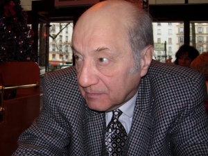 Tiyatro Oyuncusu Coşkun Tunçtan Covid-19 Nedeniyle Paris’te Hayatını Kaybetti