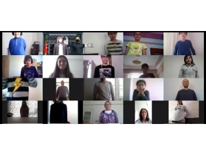 İstiklal Marşı Aşkı Korona Tatili Dinlemiyor