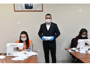 Mustafakemalpaşa Belediyesi İlk Etapta 20 Bin Maske Üretip Ücretsiz Dağıtacak