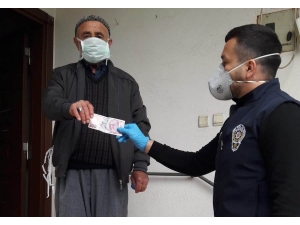 73 Yaşındaki Ali Amca, Maaşının 200 Lirasını Kampanyaya Bağışladı