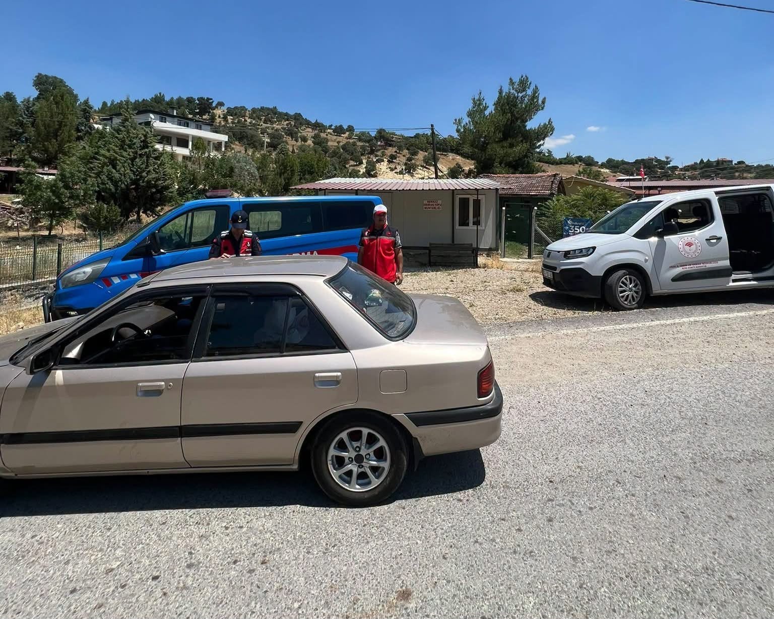 usak-ta-hayvan-nakillerine-yonelik-yol-denetimleri-suruyor