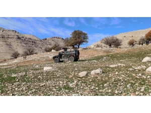 Mardin’de Teröristlere Ait Yaşam Malzemesi Ele Geçirildi