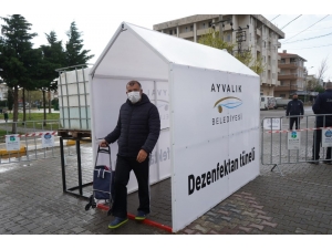 Ayvalık’ta Pazarlara Dezenfektan Tüneli