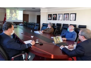 Bakan Zehra Zümrüt Selçuk, Hastanesi Olan Üniversitelerin Rektörleriyle Dijital Ortamda Toplantı Gerçekleştirdi