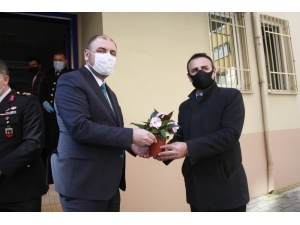 Askerden Polise Alkışlı Kutlama