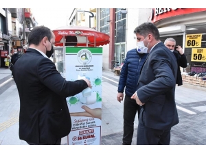 Düzce Belediyesi, Sokaklara El Dezenfektanları Koydu