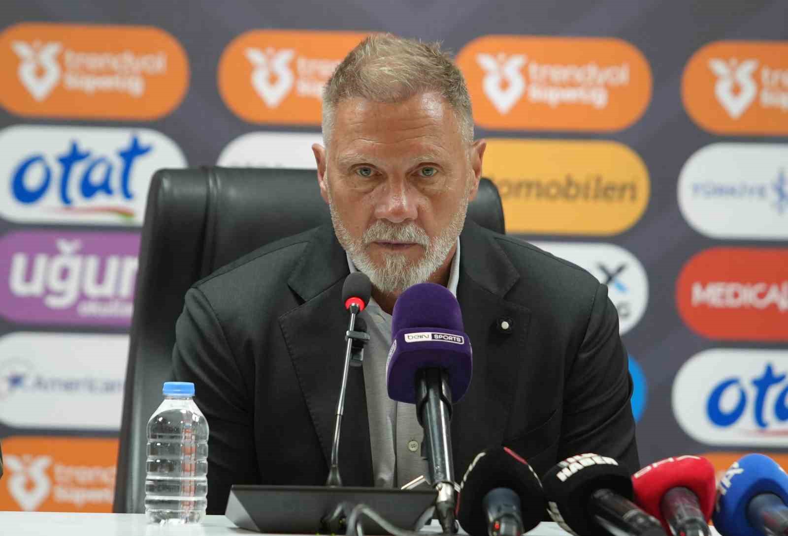 thorsten-fink-boyle-bir-kulubun-parcasi-oldugum-icin-cok-mutluyum
