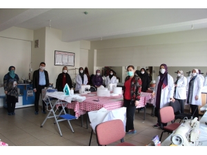 Bingöl’de Gönüllü Kadın Usta Öğreticiler, Maske Üretimine Başladı