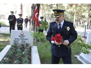 Burdur’da Sosyal Mesafeli Polis Günü Kutlaması
