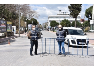 Bu İlçede İki Kişinin İşyeri Önünde Sohbet Etmesi Yasaklandı