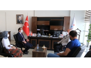 Başkan Akman’dan Sağlık Çalışanlarına Moral Ziyareti