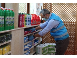 Sarıyer’deki Camide Korona Virüsten Etkilenen Vatandaşlara Erzak Yardımı