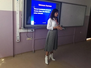 Korona Virüs Mücadelesine Katılmak İçin Öğretmenlikten İstifa Edip Hemşire Oldu