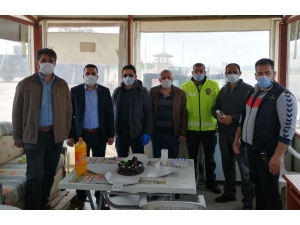 Uygulama Yapan Polisler İçin Pasta Kesildi