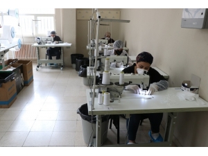 Şanlıurfa’da Günde 33 Bin Maske Üretiliyor