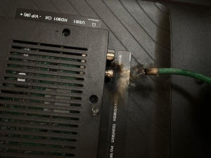 Ağrı’da Bir Evin Çatısına Yıldırım Düştü