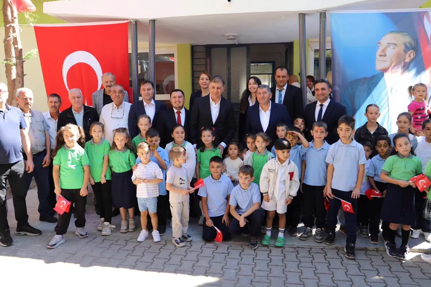 bayindir-da-yenilenen-kiziloba-ilkokulu-torenle-hizmete-acildi