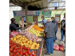 Ardahan Belediyesi Pazarda Maske Dağıttı