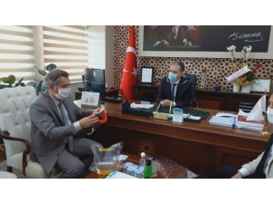 Milli Eğitim Kurumları Maske Üretimine Devam Ediyor