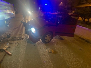 Karabük’te Otomobil Park Halindeki Tıra Çarptı: 4 Yaralı