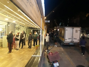 İzmir’de Fırınlarda Ekmek Kuyruğu