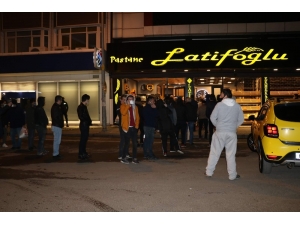 Zonguldak’ta Vatandaşlar Sokaklara Akın Etti