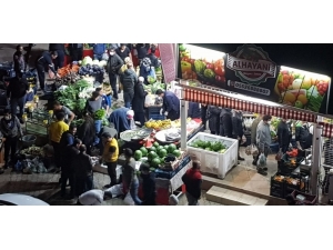 Mersin’de Sokağa Çıkma Yasağı Öncesi Sokaklarda Yoğunluk Yaşandı