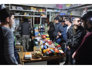 Milas’ta Yasak Öncesi Vatandaş Sokağa Döküldü