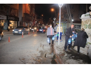 Belediye Anonslar İle Vatandaşları Sosyal Mesafe Ve Yoğunluk İçin Uyardı