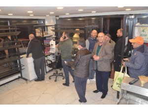 Ordu’da Vatandaşlar Fırın Ve Marketlere Akın Etti