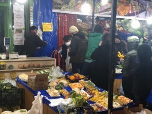 Ankara’da Sokağa Çıkma Yasağını Duyan Vatandaşlar Marketlere Akın Etti