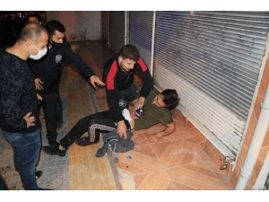 Adana’da Bıçaklı Kavga: 1 Yaralı