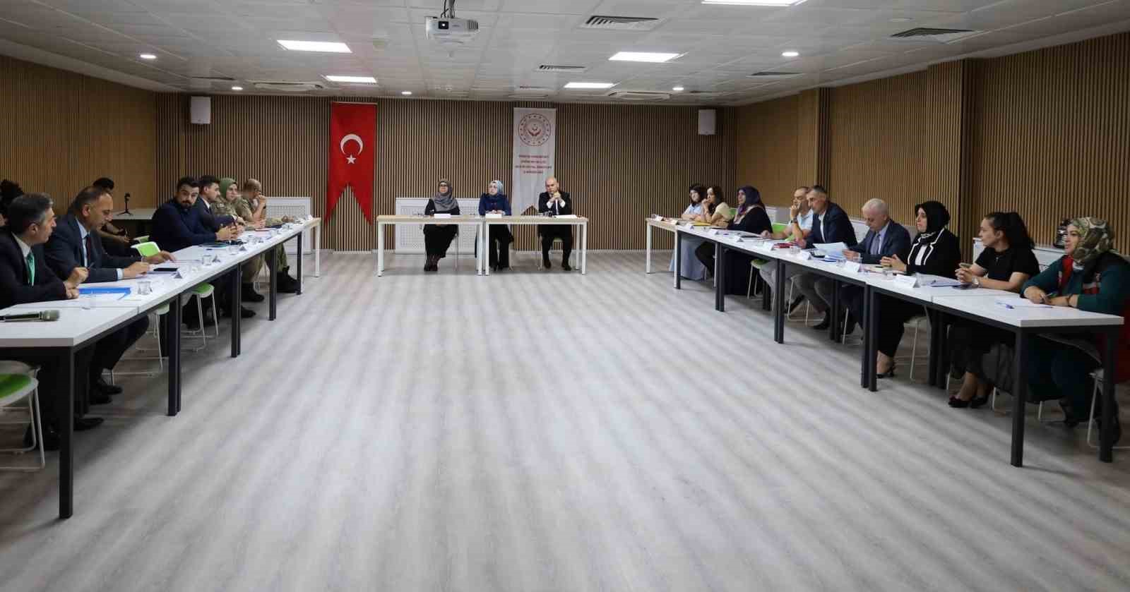 erzincan-da-kadina-yonelik-siddetle-mucadele-toplantisi-yapildi