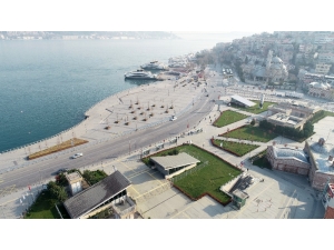 Sokağa Çıkma Yasağı Nedeniyle Boş Kalan Üsküdar Meydanı Havadan Görüntülendi