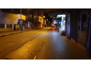 Sokağa Çıkma Yasağı Devreye Girdi, Meydanlar Boşaldı