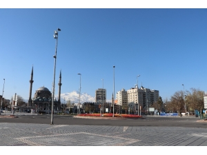 Kayseri’de Sokaklar Boş Kaldı
